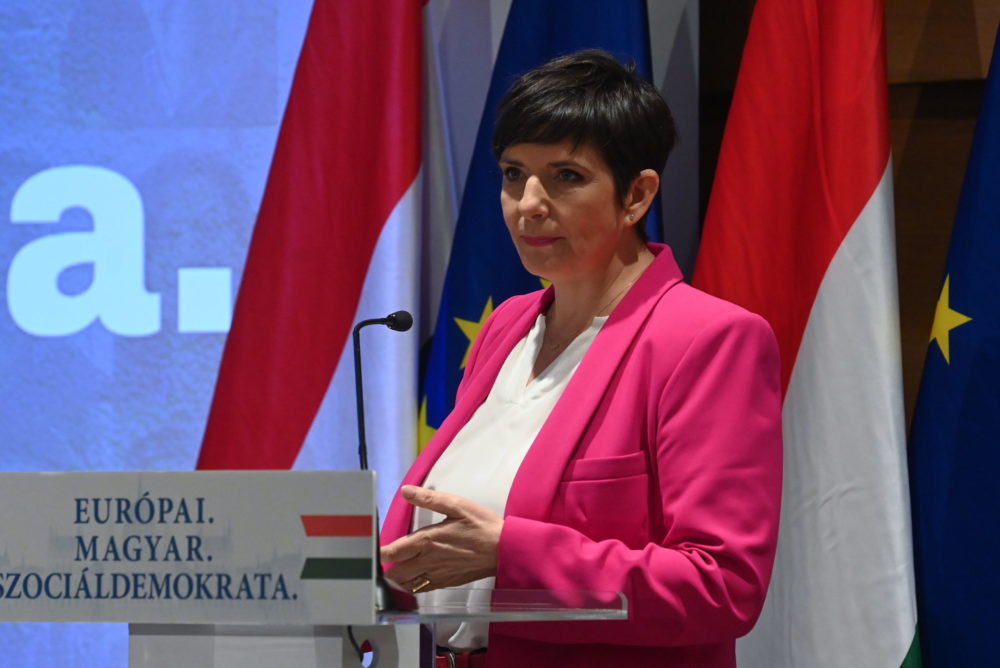 Megadóztatná a gazdagokat, de saját luxuséletéről nem beszél Dobrev