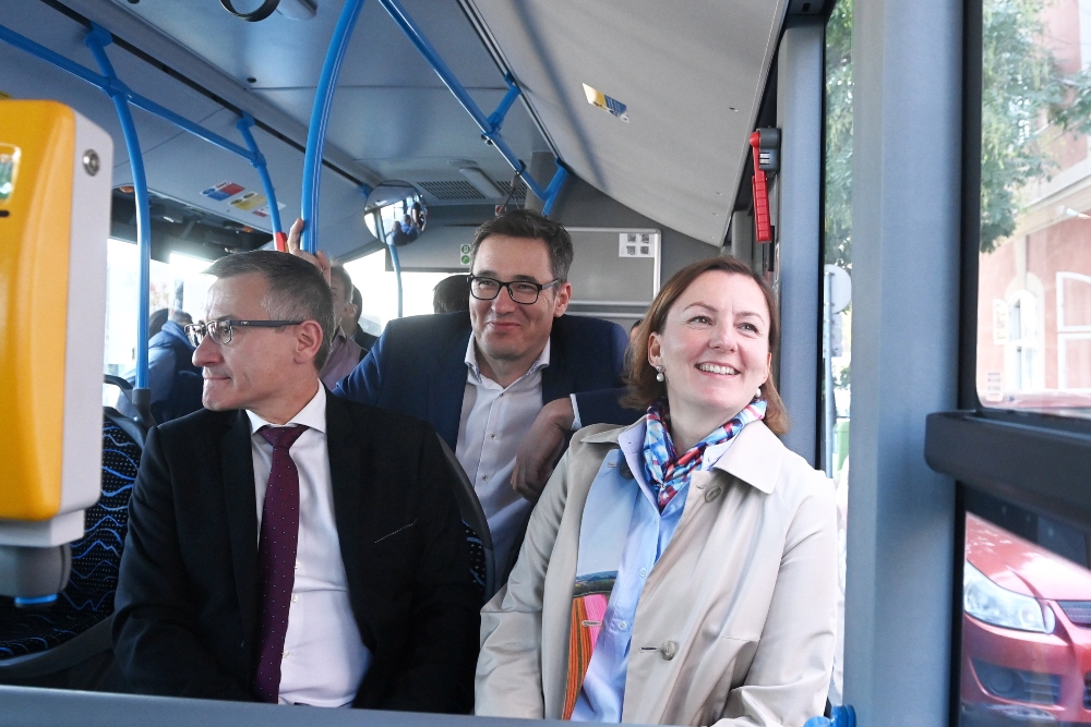 Mesés prémiumokat fizetett ki Karácsony a BKK és a BKV vezetői számára