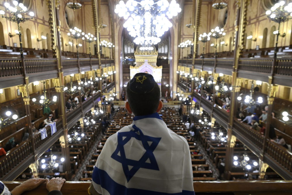 Résztvevő az Izraelért tartott szolidaritási istentiszteleten