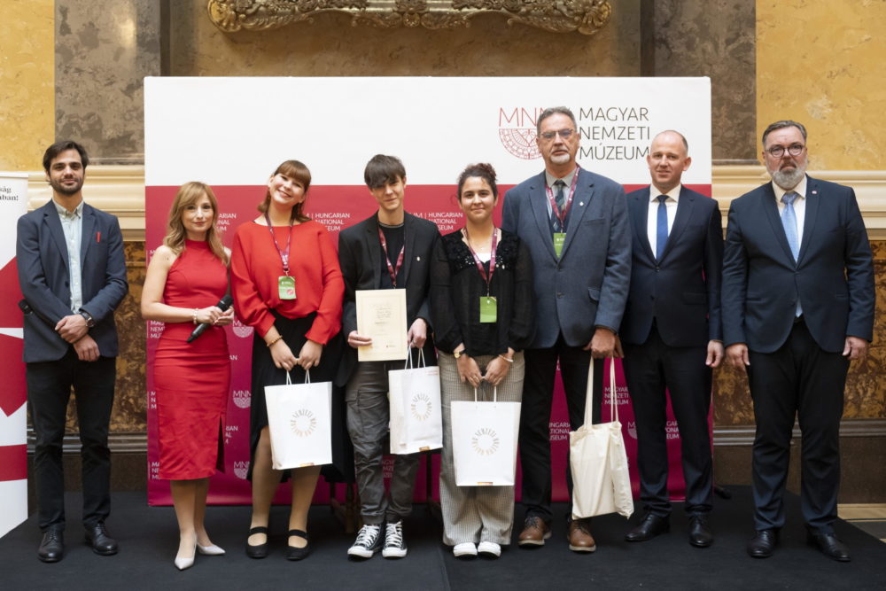 Átadták a Madách 200 című irodalmi vetélkedő díjait