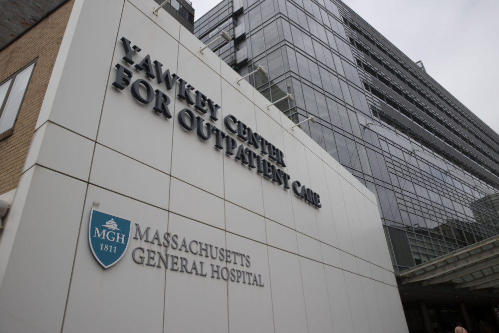 Az USA több államában egészségügyi dolgozók tízezrei sztrájkolnak