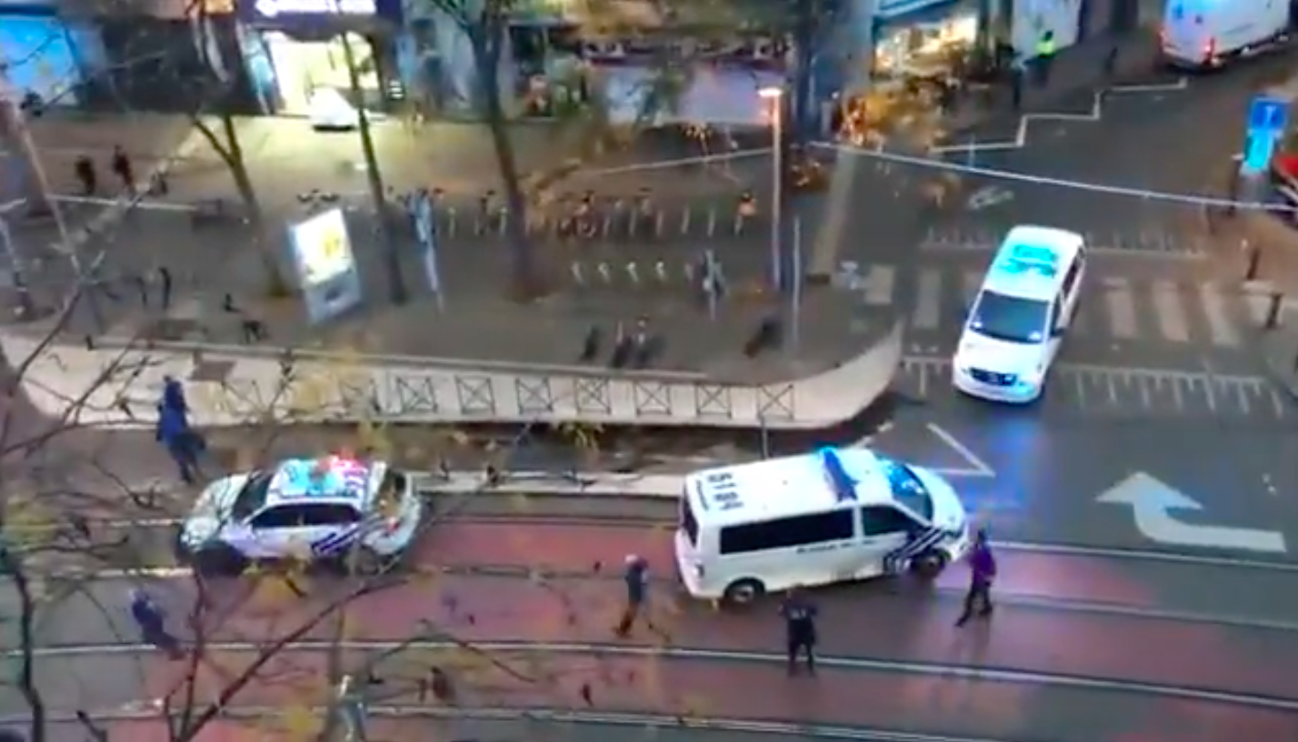 Tüzet nyitottak a rendőrök egy fegyveresre Brüsszelben (Videó!)