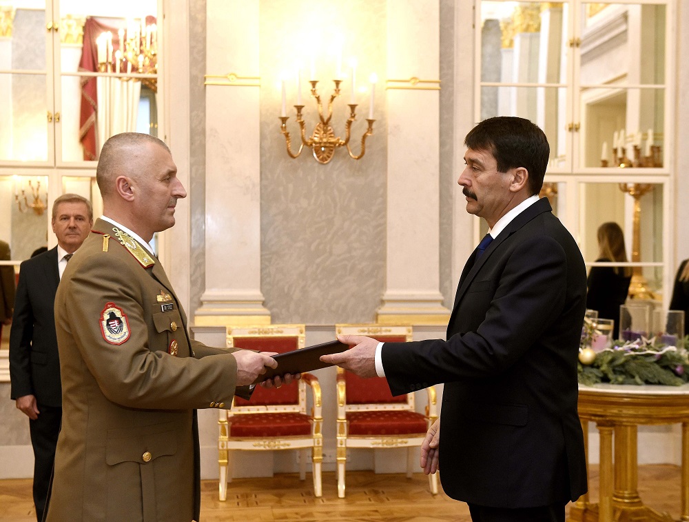 Magyar parancsnok vezeti az Európai Unió bosznia-hercegovinai műveletét