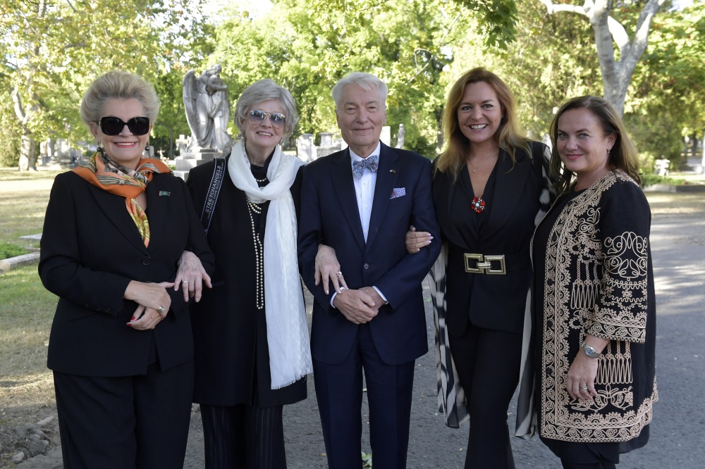 Vizi E. Szilvesztert és Tordai Terit díjazta a Batthyány Alapítvány