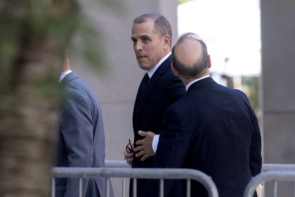 Ártatlannak mondta magát Biden elnök fia bűntetőügyének első meghallgatásán