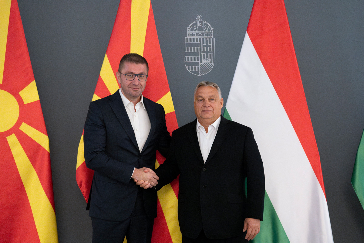 Orbán Viktor a legerősebb észak-macedón párt vezetőjével tárgyalt