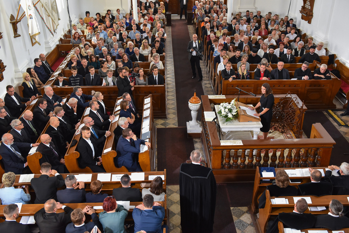 Novák Katalin: Az összekapaszkodás ideje jött el