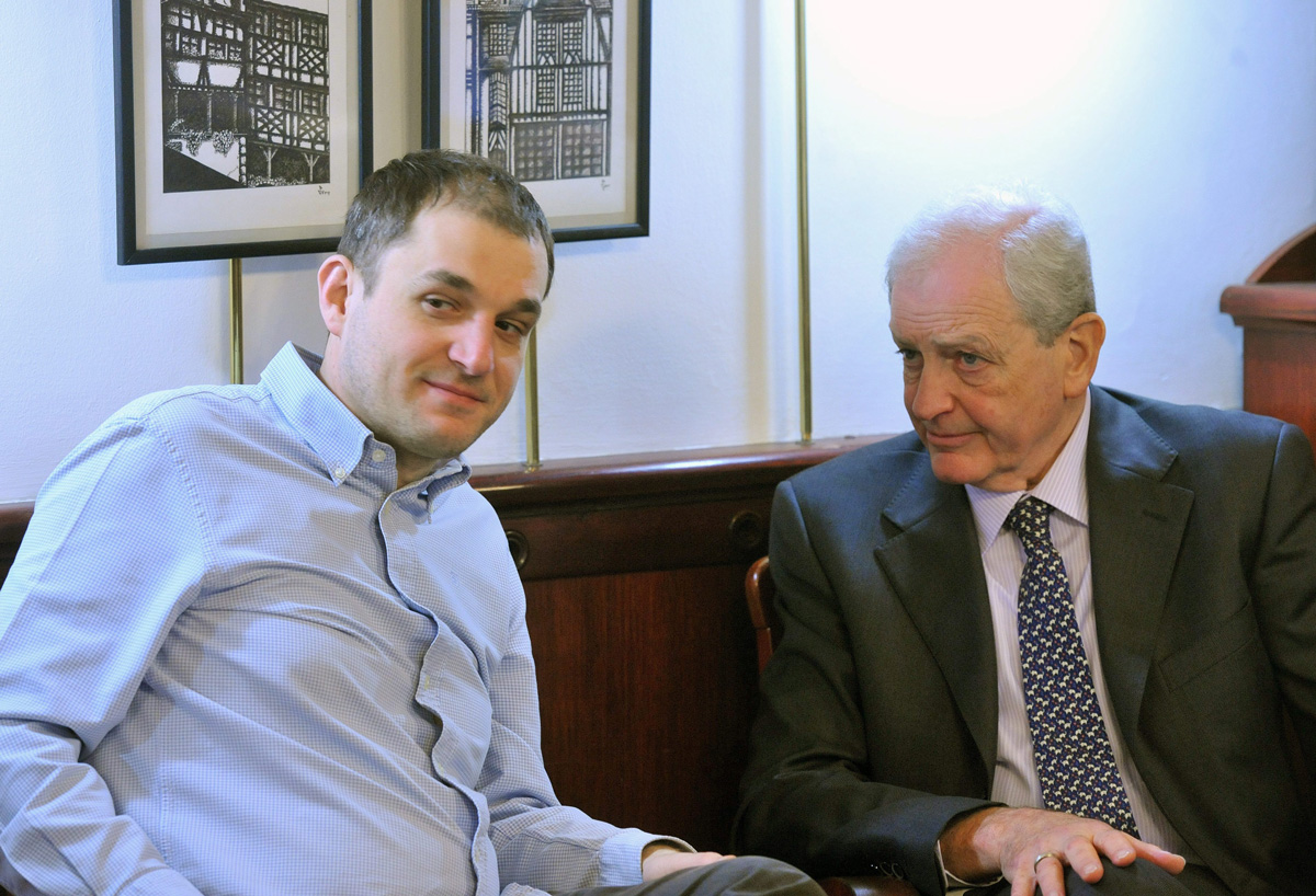 Íme Karácsony jogi főtanácsadója, akinek az irodájában házkutatás volt