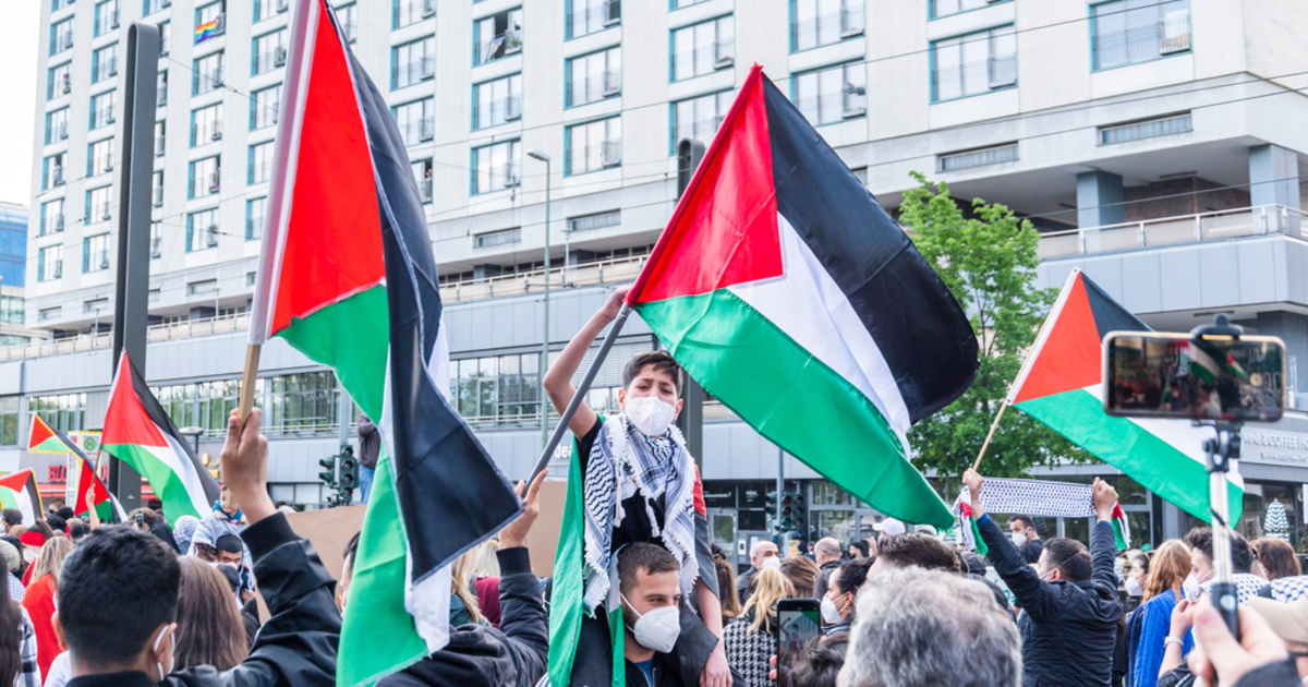 Palesztinpárti tüntetőket ítélt el a londoni bíróság | Demokrata