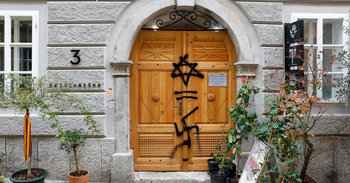 Horogkeresztet festettek Ljubljanában a zsidó kulturális központra | Demokrata