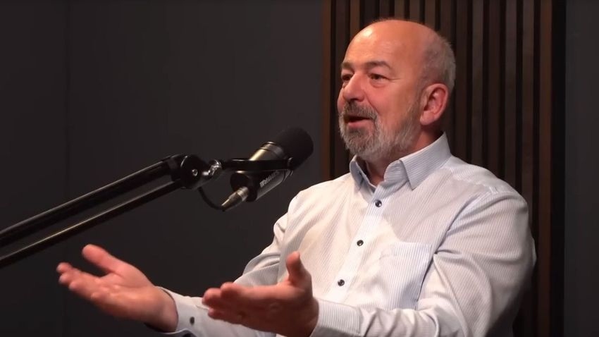 Újabb nevetséges tanáccsal látta el a magyarokat Karácsony embere