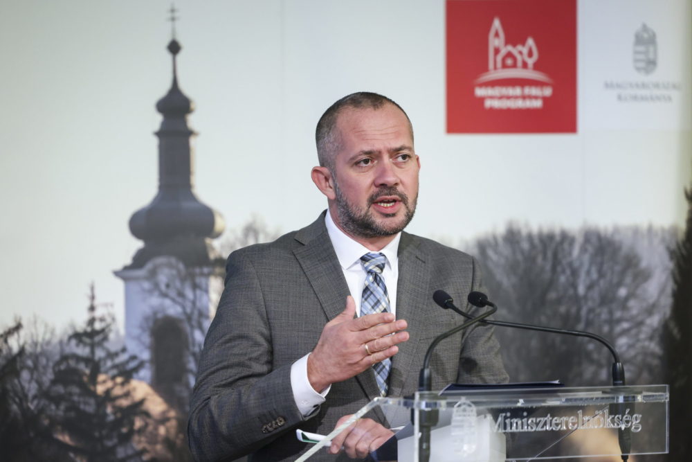 Gyopáros Alpár: Újabb tízmilliárd forintra pályázhatnak a falvak