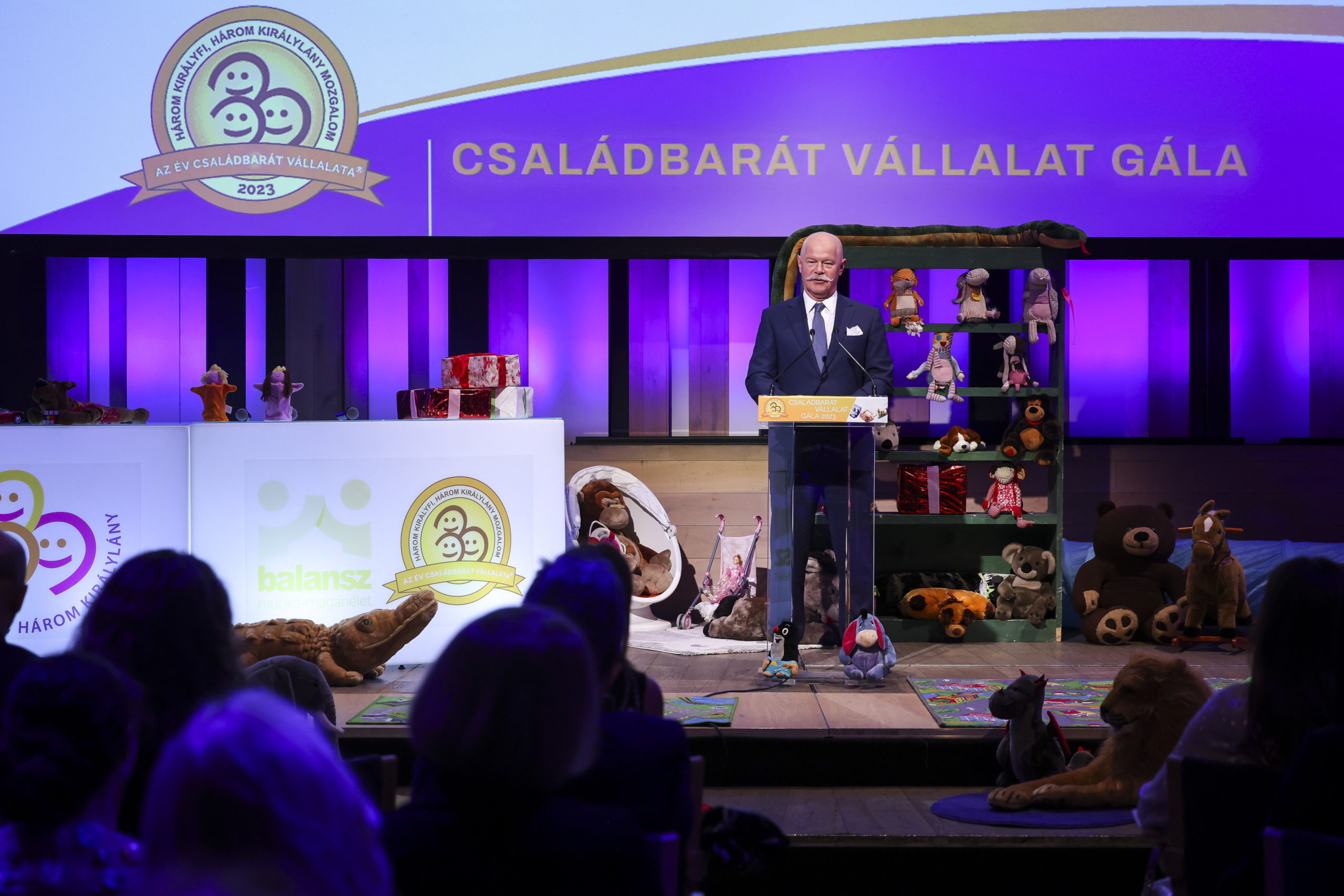 Csák János: Európa legcsaládbarátabb kormányát képviselem