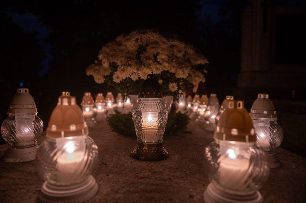 A kolozsvári Házsongárdi temető mindenszentek ünnepén