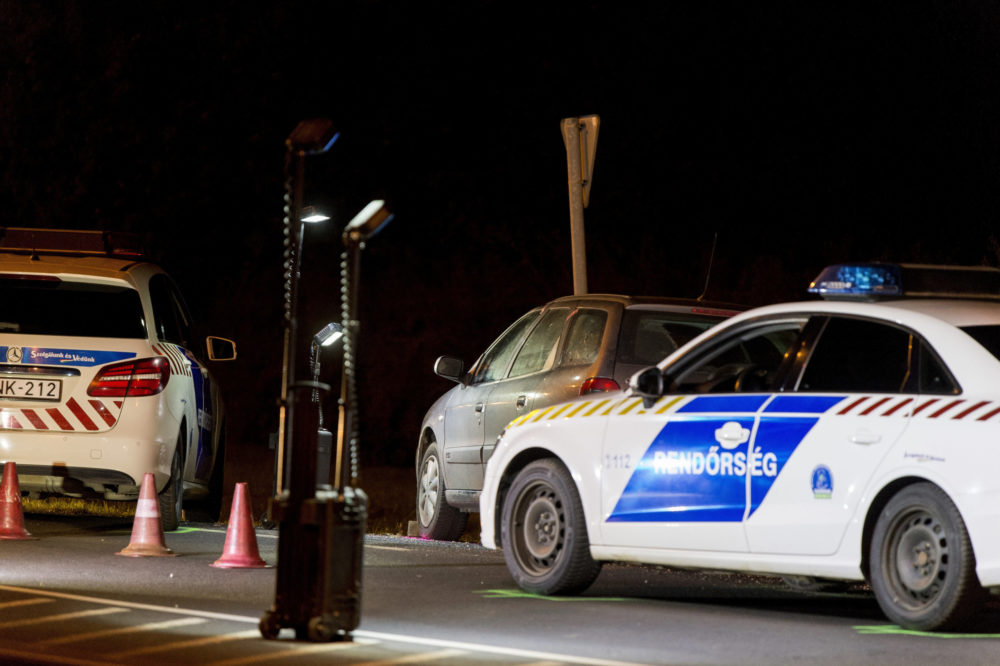 Letartóztattak két embercsempészt: több tucat migránst szállásoltak el Budapesten