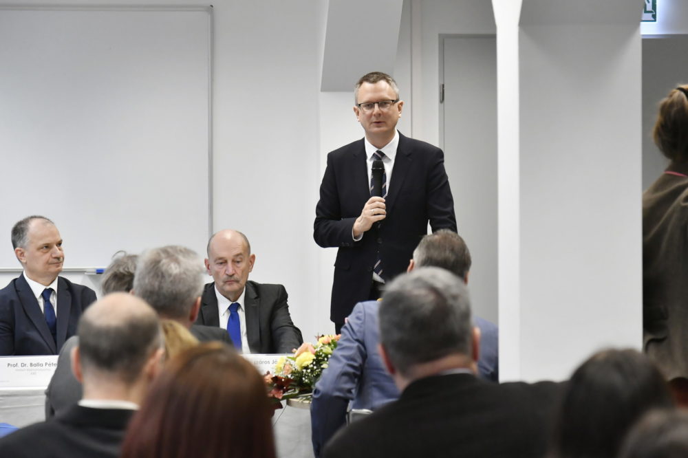 Rétvári Bence: Az EU saját alapértékeivel megy szembe