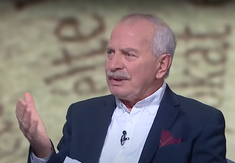 Sajtóklub: már a szájuk széléig ér a trutyi