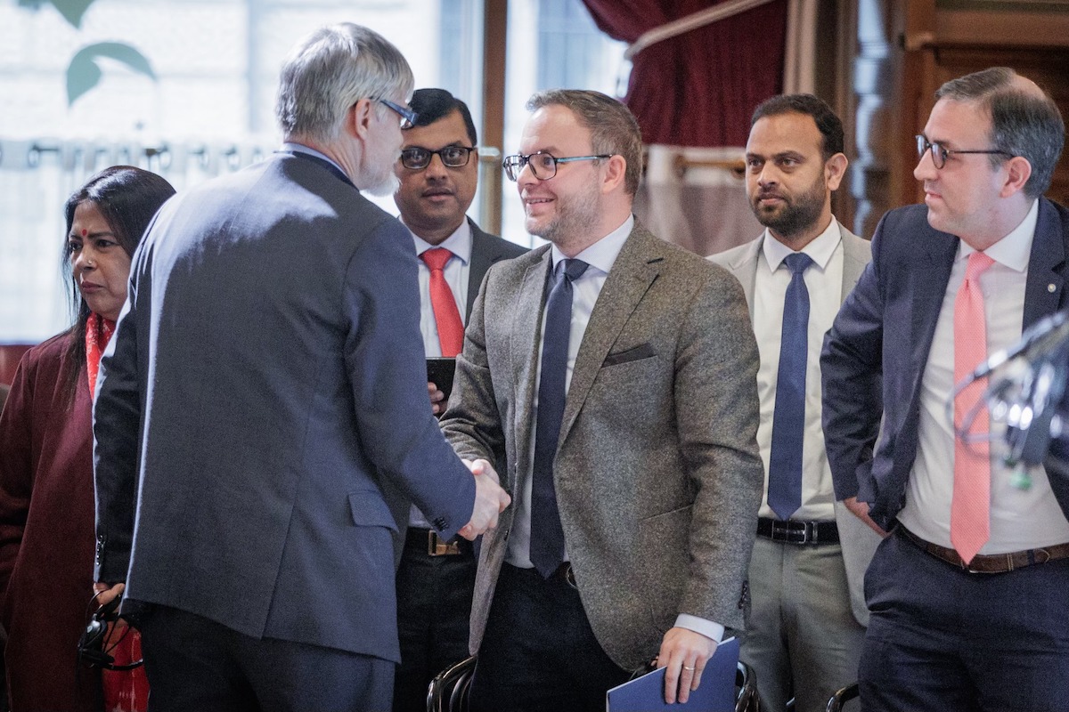 Orbán Balázs: Önmagát zárja börtönbe a Nyugat