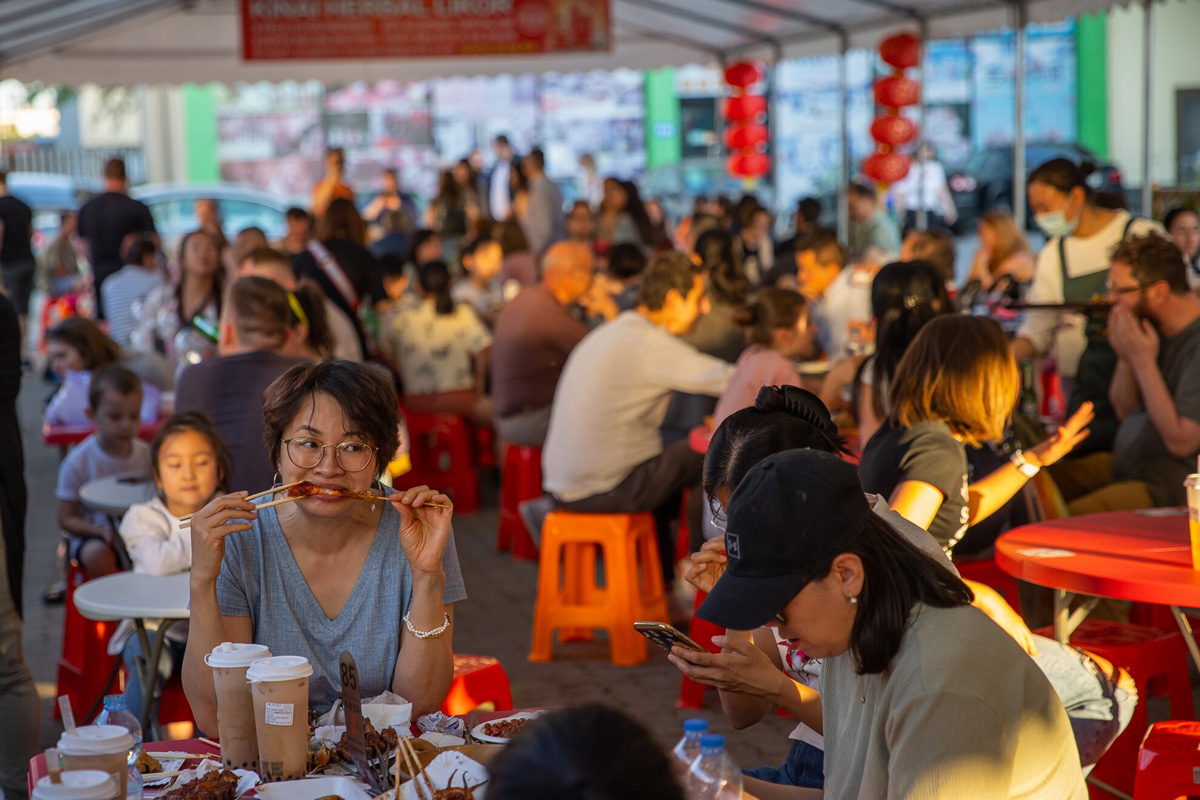 Kínaiak közöttünk