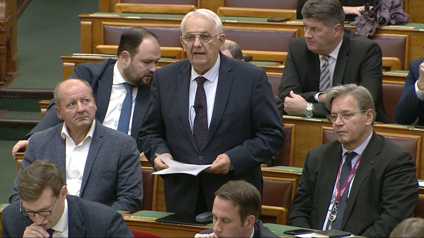 Latorcai János: a nemzeti konzultáció erőt ad