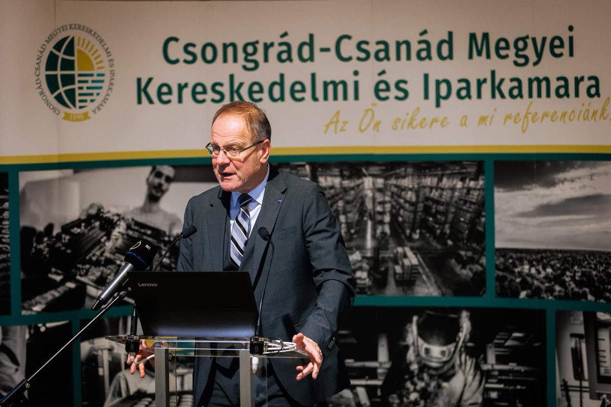 Navracsics Tibor: A déli országrészt érintő fejlesztések várhatók