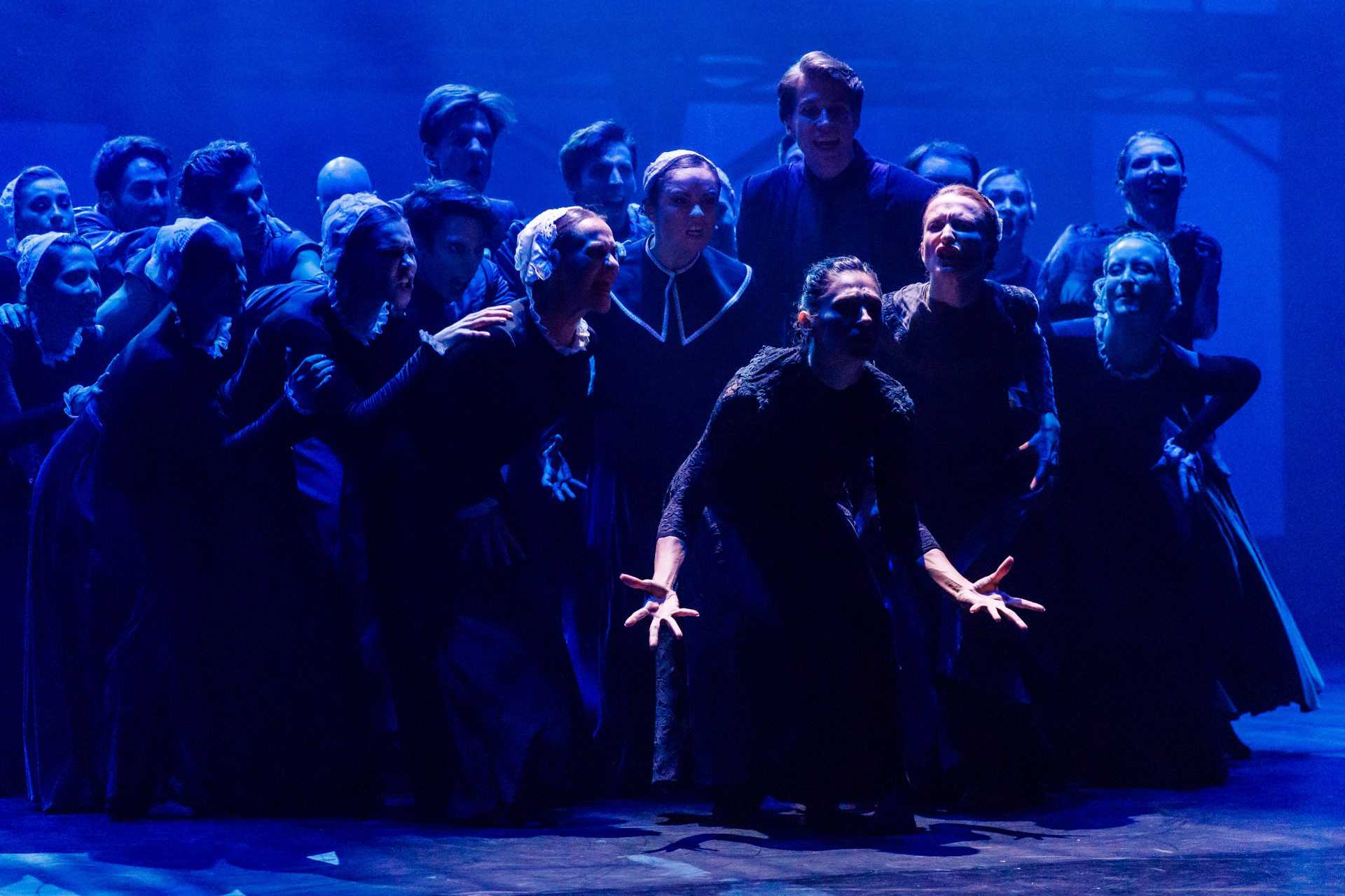 Bűn, szerelem, önfeláldozás