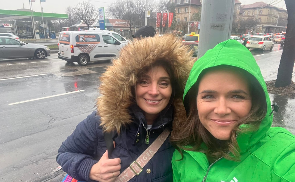 Hajléktalanoknak készített ajándékcsomagokat Novák Katalin