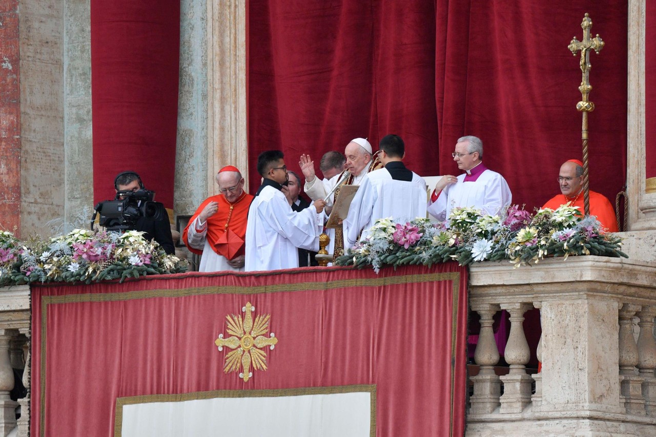 Ferenc pápa a szentföldi harcok leállítását sürgeti