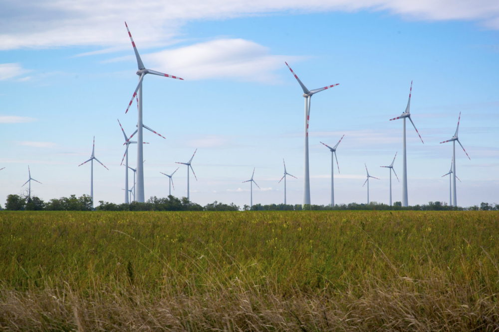 Az újévben életbe lépnek a szélerőművek telepítését megkönnyítő rendelkezések