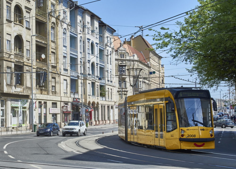 Pótlóbusz jár a 6-os villamos helyett több éjszakán át januárban