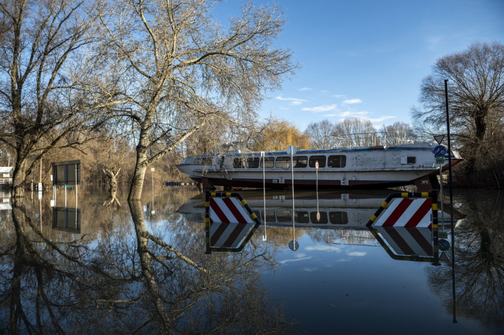 A dunai árhullám levonulása zavartalan, lassú apadás várható
