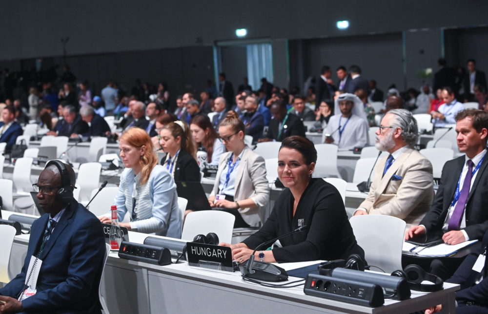 Elfogadták a zárónyilatkozatot a fosszilis tüzelőanyagok kivezetéséről