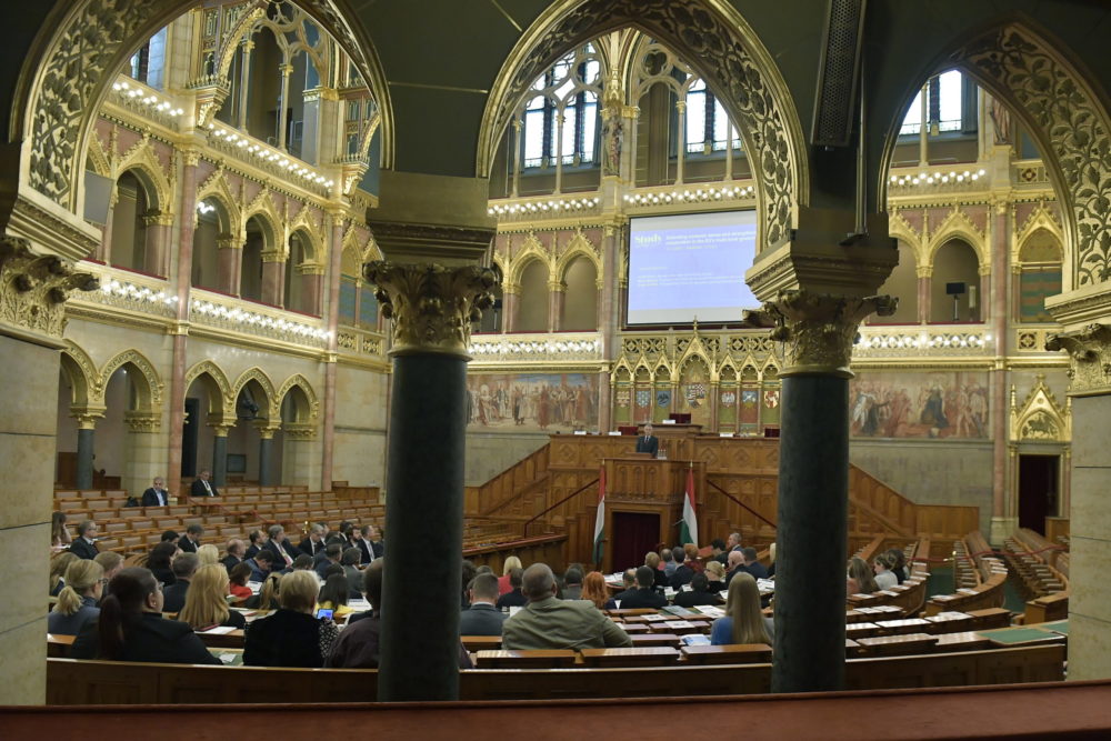 Ukrajna Európai Uniós csatlakozásáról tárgyal a parlament