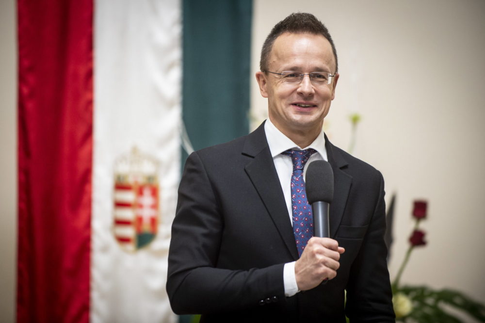 Szijjártó Péter: Az emberek támogatására van szükség a szuverenitásunk megvédéséhez