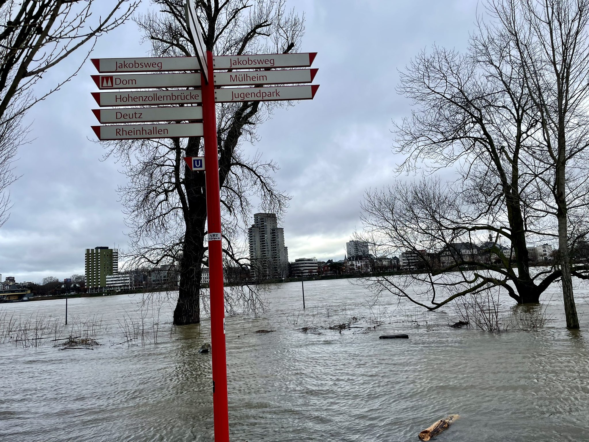 Áradások növekvő veszélyére figyelmeztetnek a hatóságok Németországban
