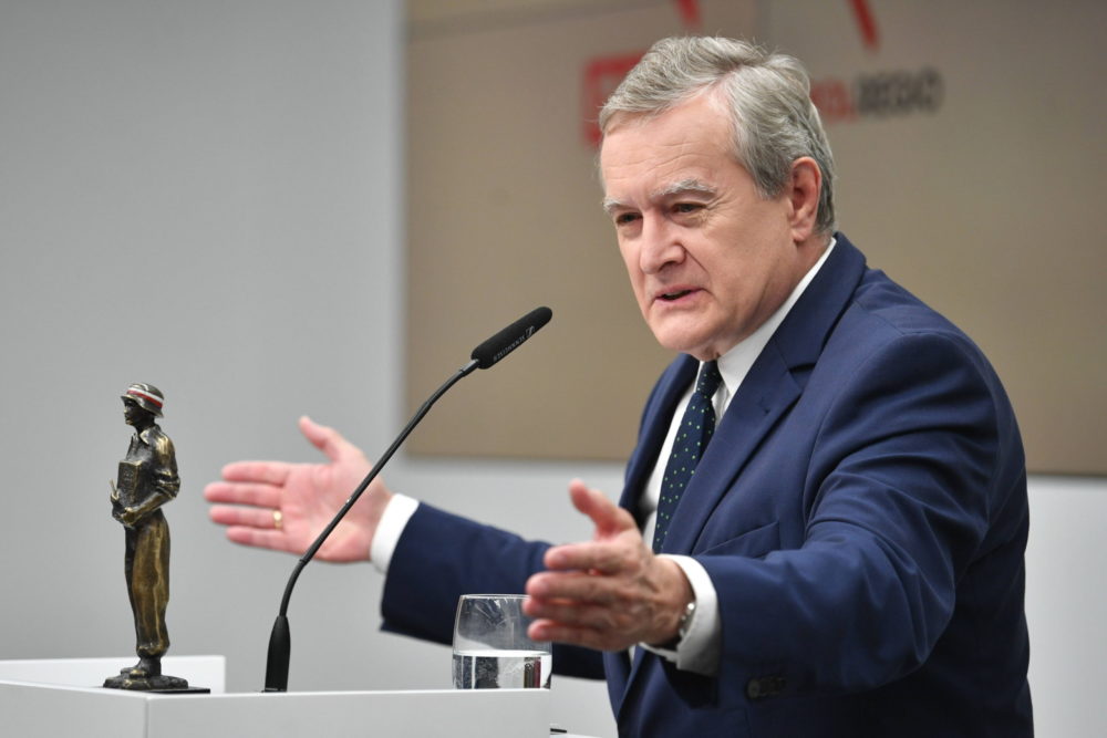 „Törvénysértő a lengyel kormány által a közmédia ellen indított leszámolás”