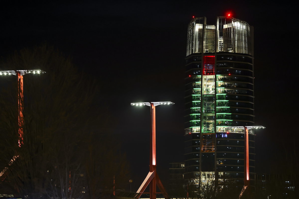 Karácsonyfa a MOL Campus oldalán