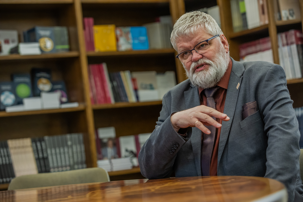 Létezik abszolút szép, jó és igaz