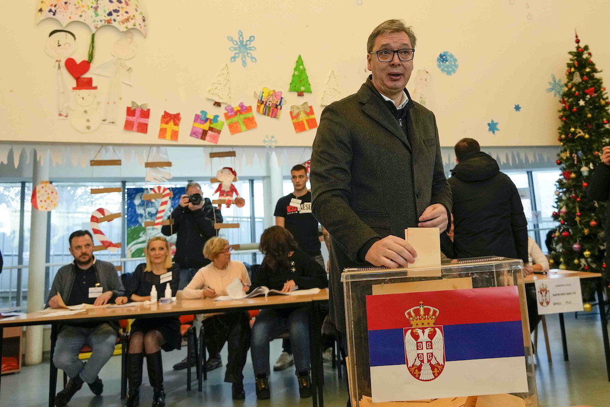 Befejeződött az előrehozott választás Szerbiában