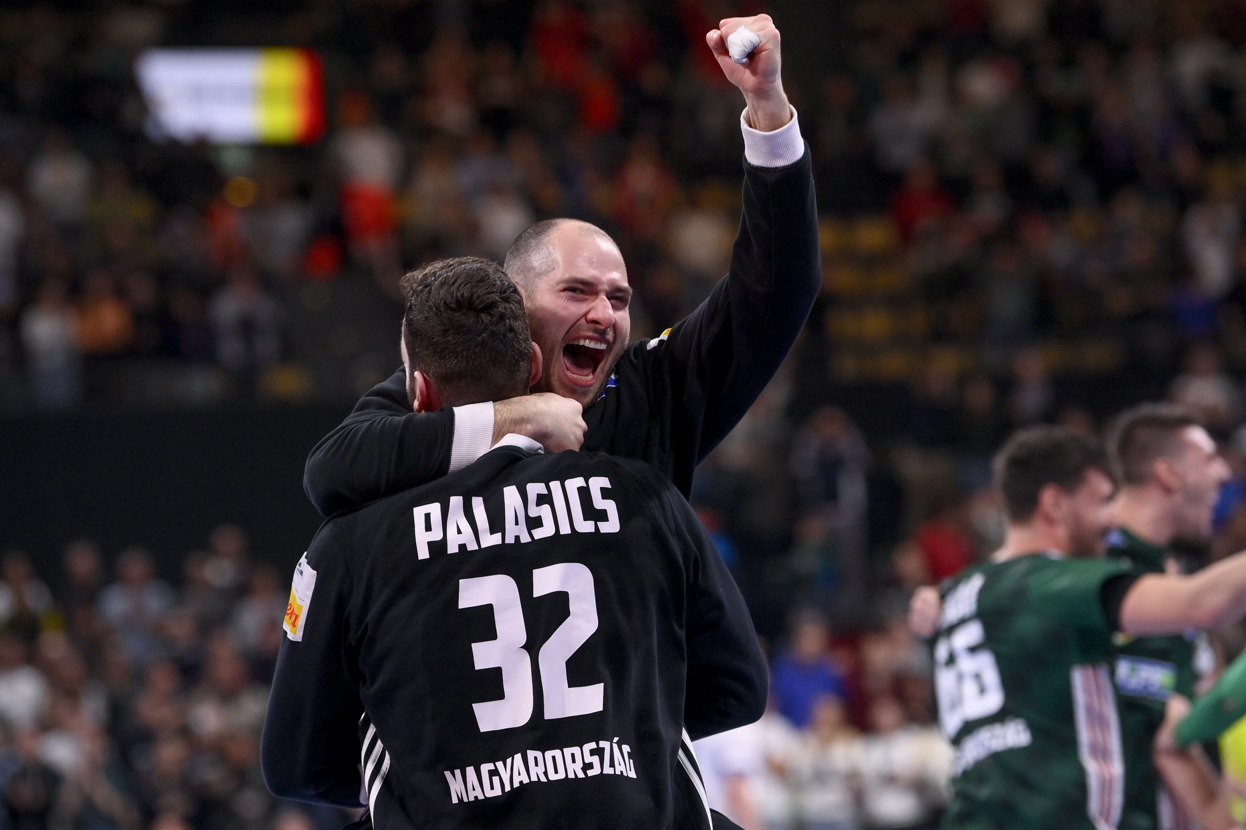 Maximális pontszámmal középdöntőben a magyar válogatott