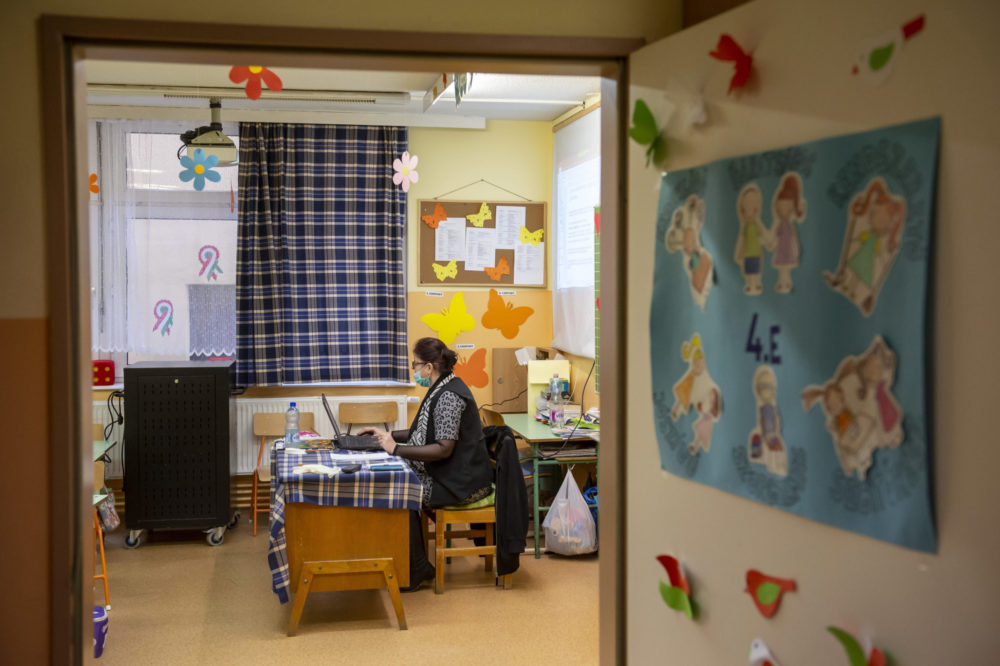 A nyugállományba vonuló pedagógusok is kapnak fizetésemelést