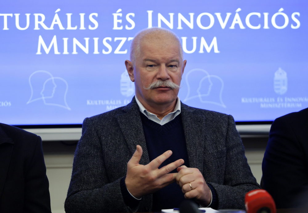 Csák János: A kultúra nélkülözhetetlen az identitáshoz