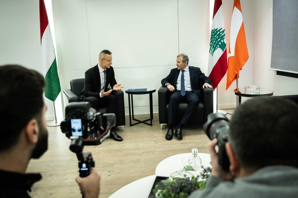 Szijjártó Péter: Szankciós fenyegetések helyett támogatni kell Libanont