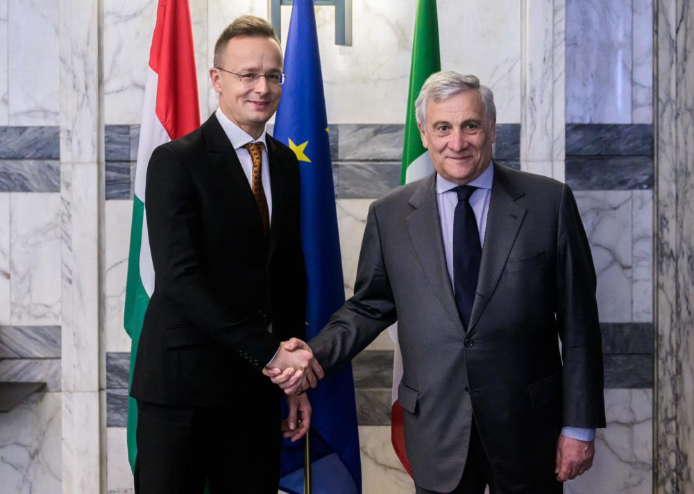 Szijjártó Péter: nem küldünk katonákat Ukrajnába