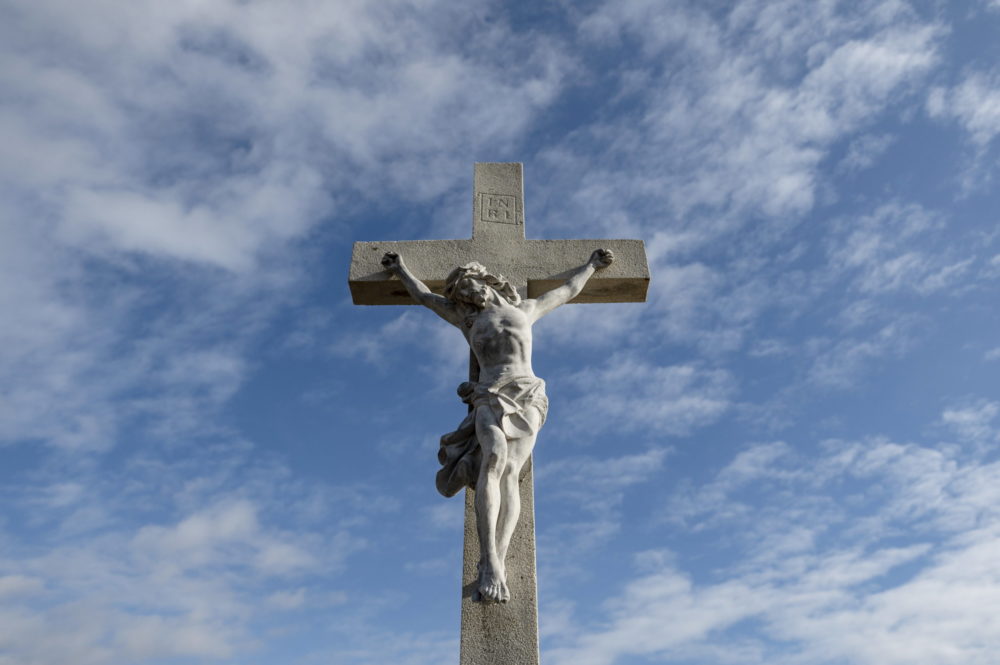 Felújított út menti kereszt Kisbágyonban