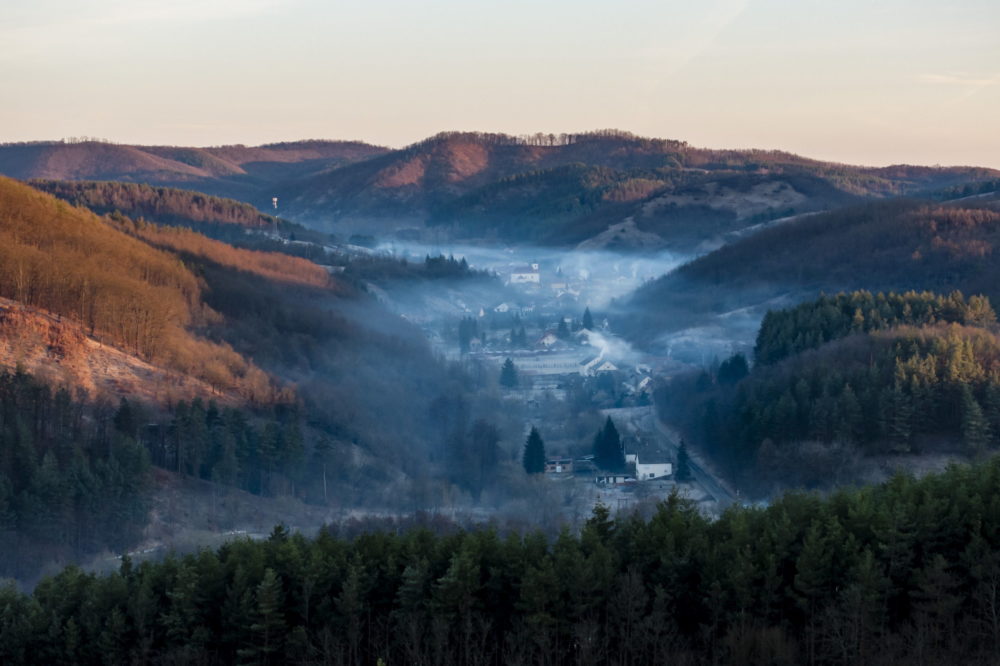 Hajnali köd Nógrád vármegyében