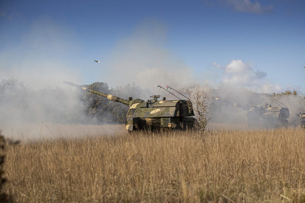 Böröndi Gábor: A honvédség motivált fiatalokat vár a PzH 2000 önjáró lövegre