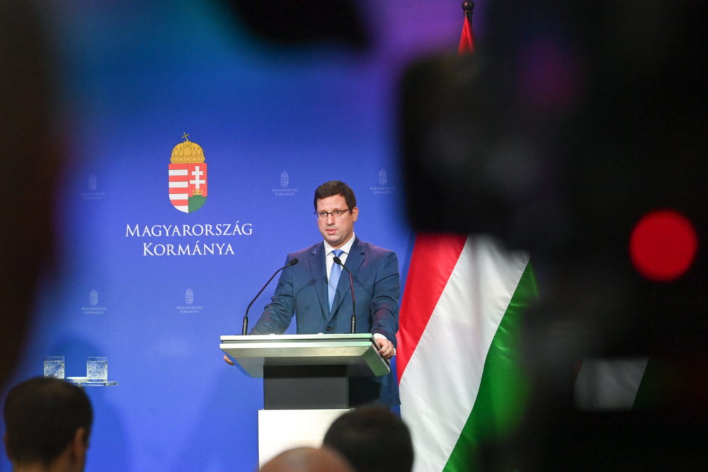 Gulyás Gergely: A kormány nagy hangsúlyt fektet a gyermekek védelmére