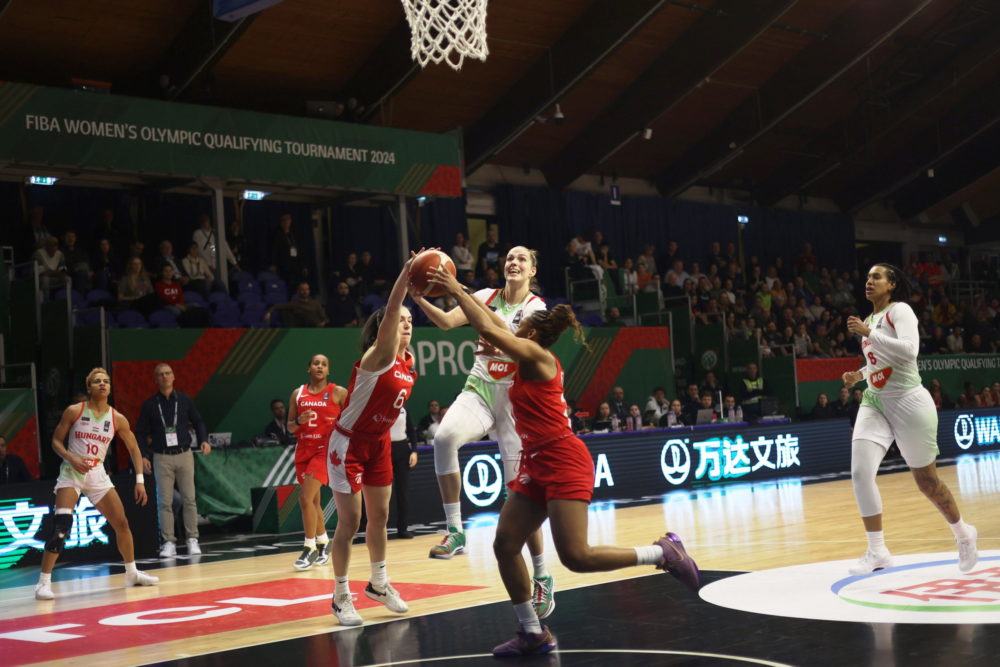 Tizenkét pontos vereséggel kezdte az olimpiai selejtezőt a női kosárválogatott