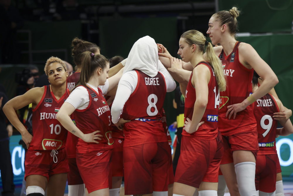 Megható üzenetet kaptak a drámai harcban alulmaradó kosárlabdás lányaink